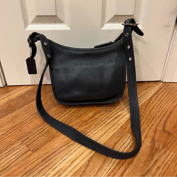 Vintage Coach Janice Legacy Crossbody Leather Navy Bag Purse Coach 9950 Bag - Picture 1 of 7